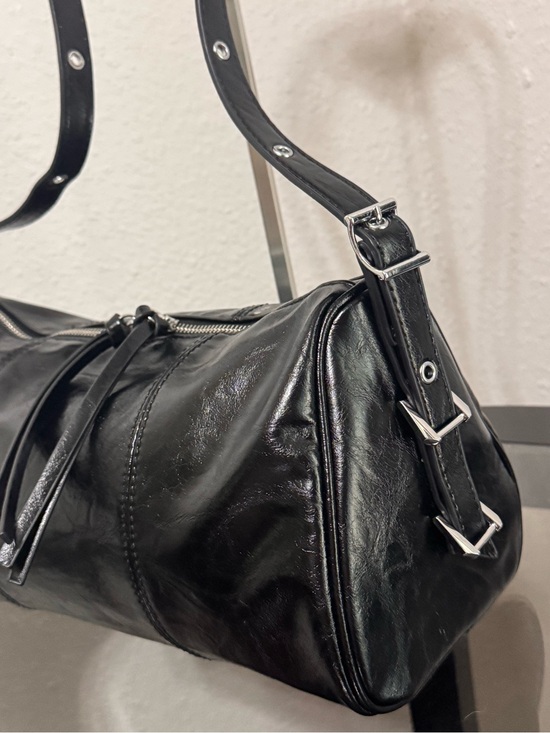 Antik Kraft Handbags - Antik Kraft Black Shoulder Bag with Silver Hardware